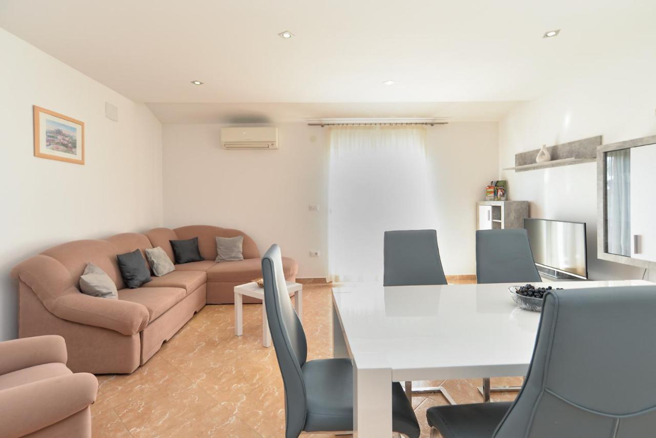 Apartment Patricia 1756 Pula Exterior foto